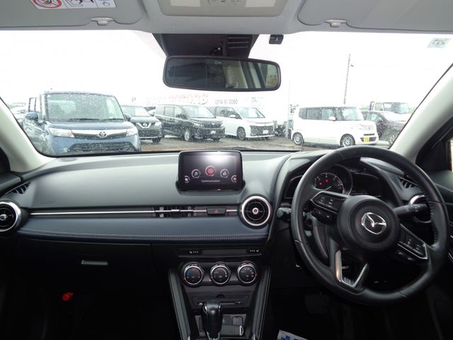 MAZDA2