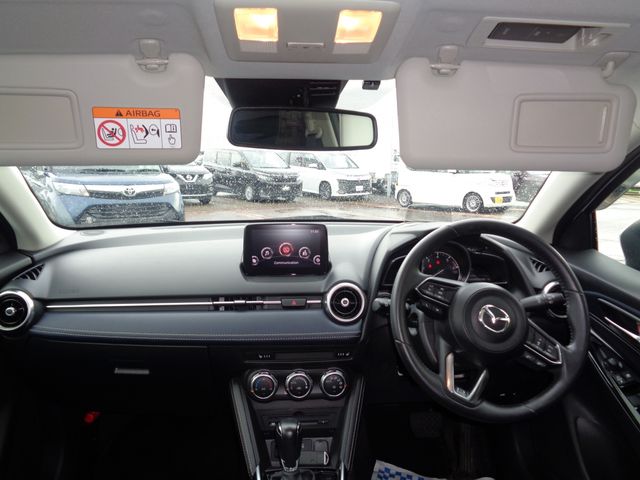 MAZDA2