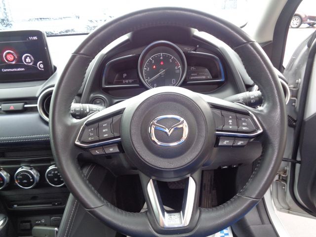 MAZDA2