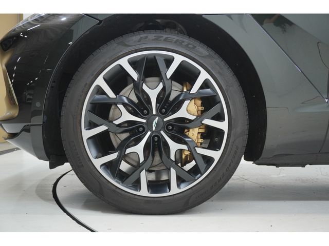 ASTON MARTIN SUV