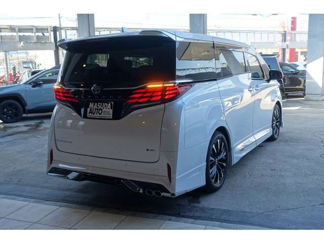 ALPHARD hybrid
