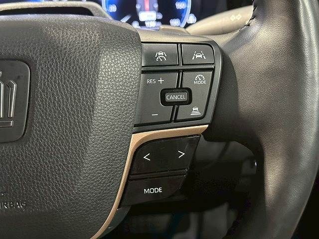 CROWN CROSSOVER