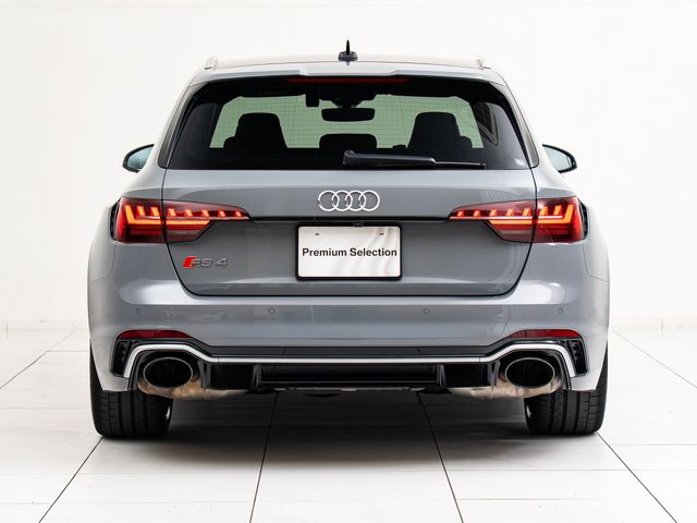 AUDI RS4 AVANT