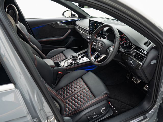 AUDI RS4 AVANT