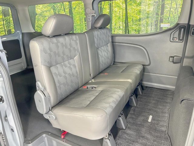 CARAVAN van 2WD