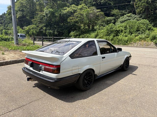 SPRINTER TRUENO hatchback