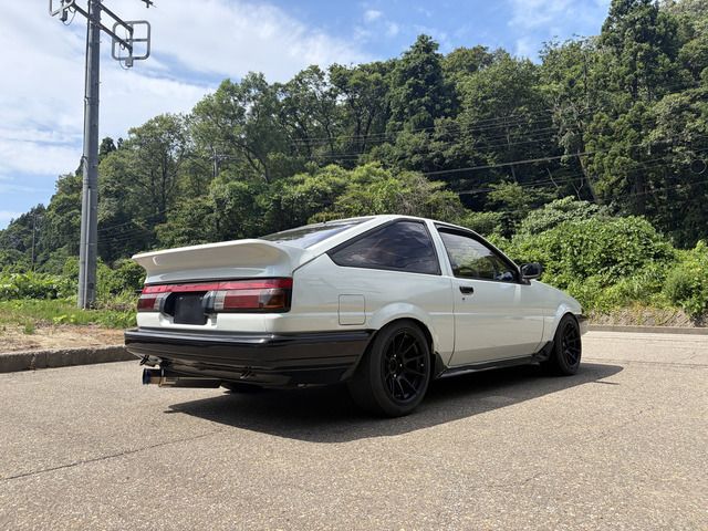SPRINTER TRUENO hatchback