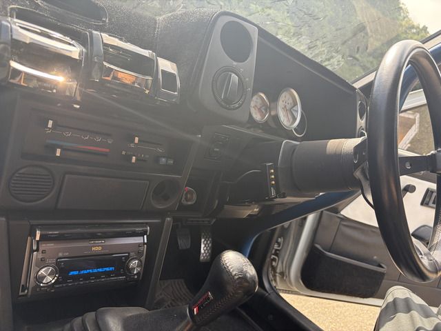 SPRINTER TRUENO hatchback