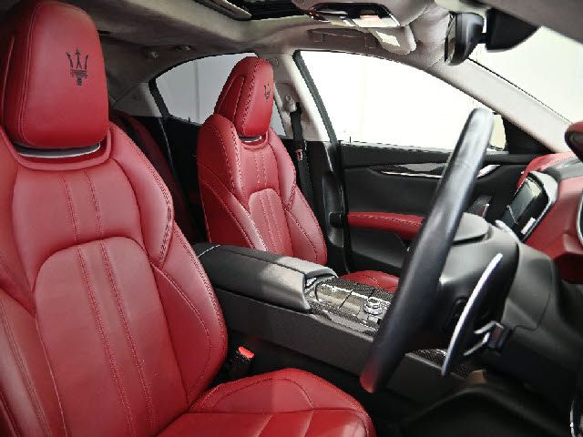 MASERATI GHIBLI Sedan