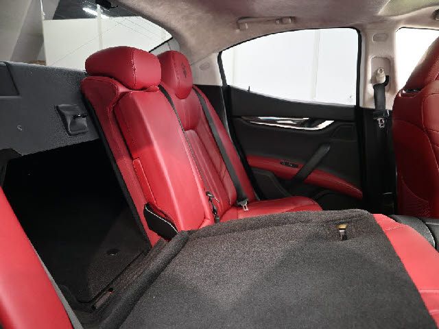 MASERATI GHIBLI Sedan
