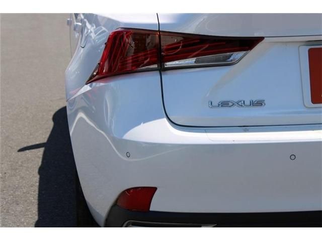 LEXUS IS300h