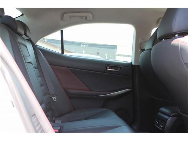 LEXUS IS300h