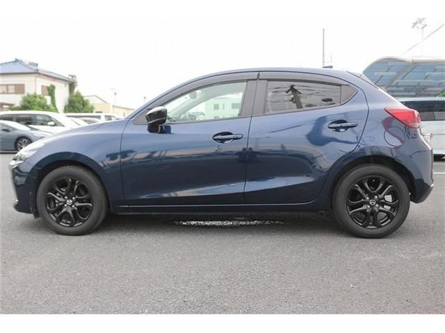 MAZDA2