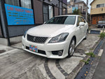 CROWN sedan