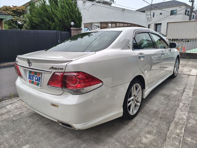 CROWN sedan
