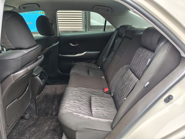 CROWN sedan
