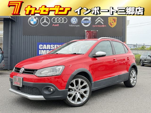 VOLKSWAGEN CROSS POLO
