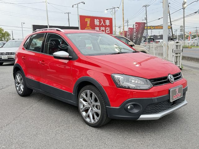 VOLKSWAGEN CROSS POLO