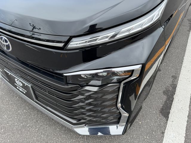 VOXY HYBRID 4WD