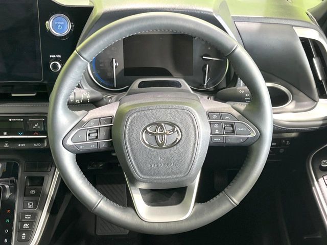 VOXY HYBRID