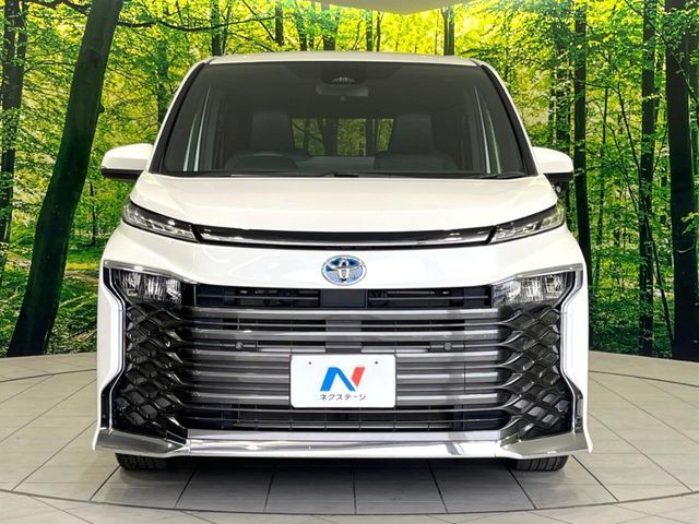 VOXY HYBRID