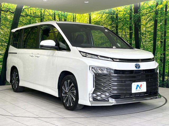 VOXY HYBRID