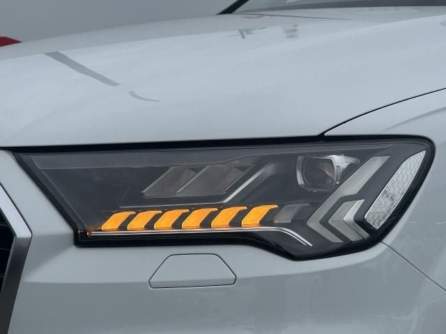 AUDI  Q7