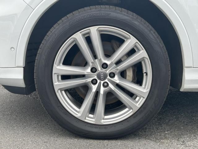 AUDI  Q7