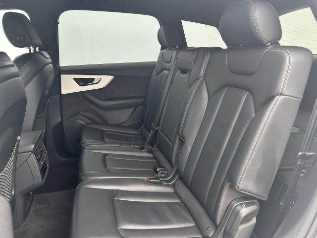 AUDI  Q7