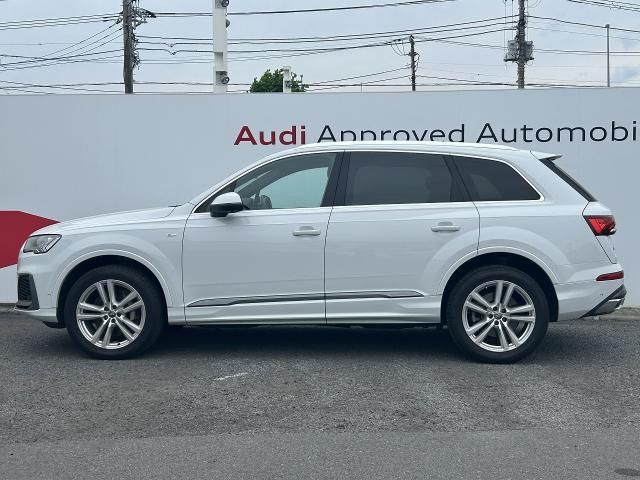 AUDI  Q7