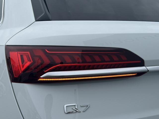 AUDI  Q7