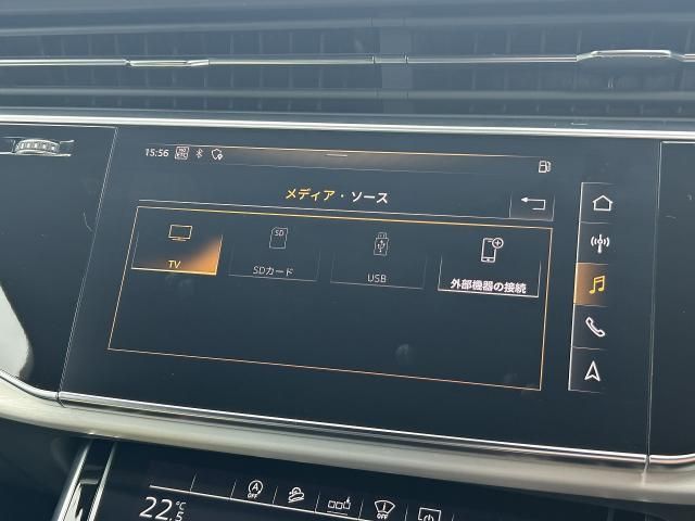 AUDI  Q7