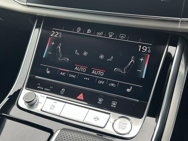 AUDI  Q7