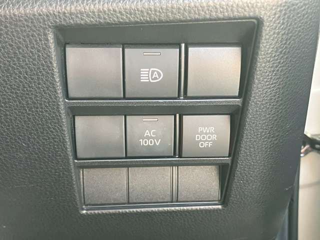 VOXY HYBRID