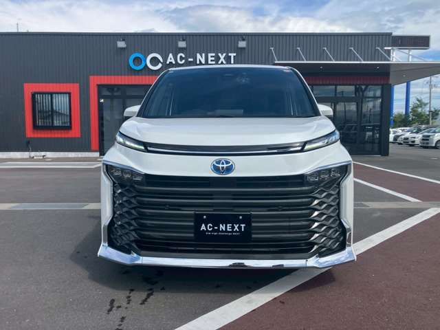 VOXY HYBRID