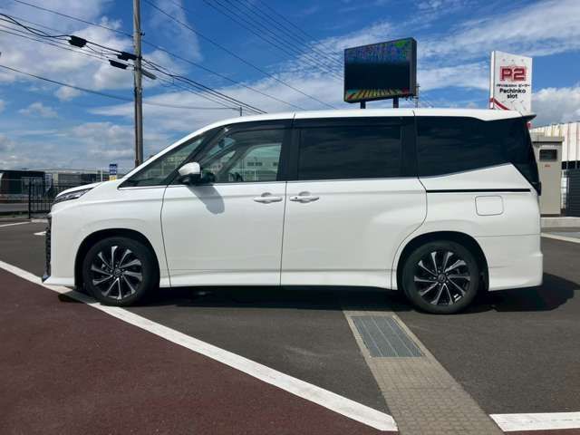 VOXY HYBRID