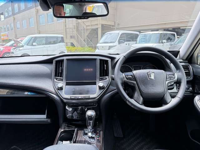 CROWN sedan