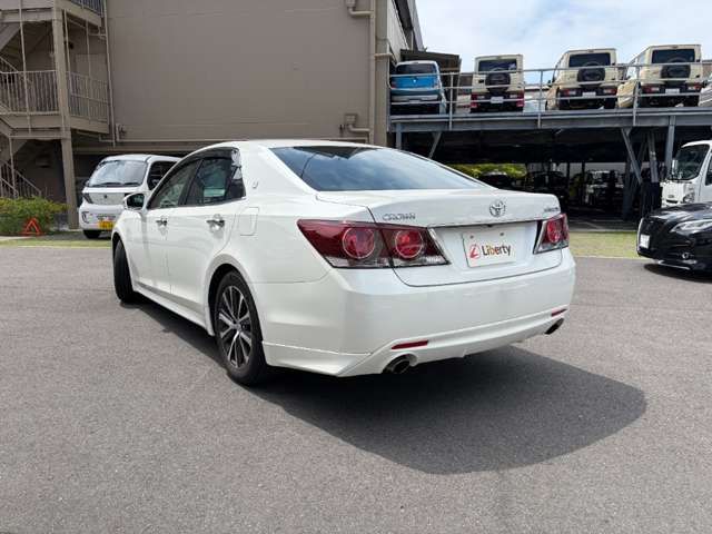 CROWN sedan
