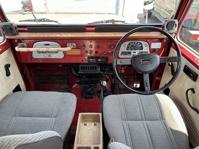 LANDCRUISER van