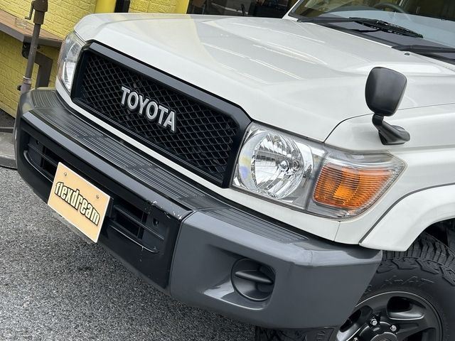 LANDCRUISER PICKUP