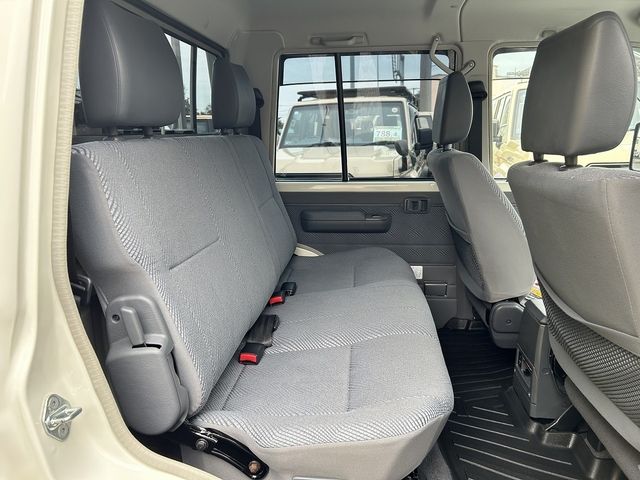 LANDCRUISER PICKUP