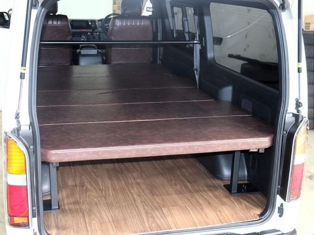 REGIUSACE van 4WD