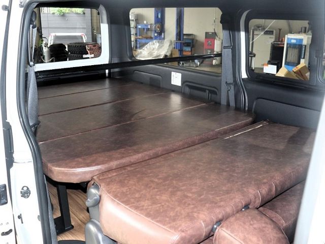 REGIUSACE van 4WD