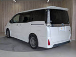 VOXY HYBRID