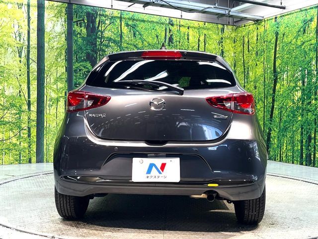 MAZDA2