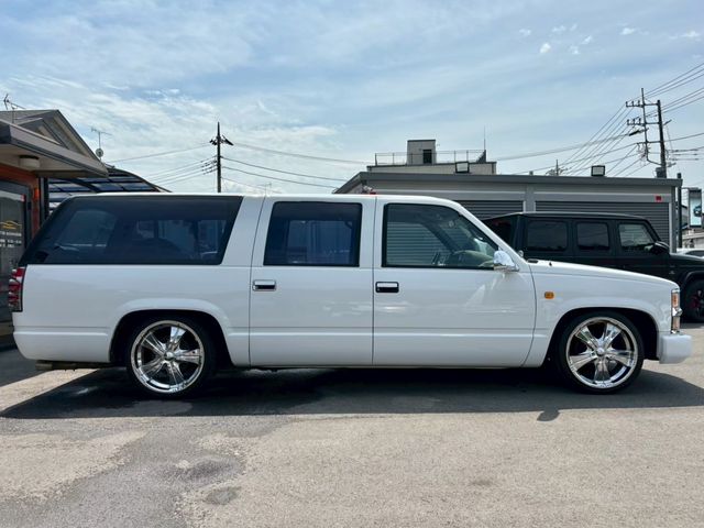 CHEVROLET SUBURBAN
