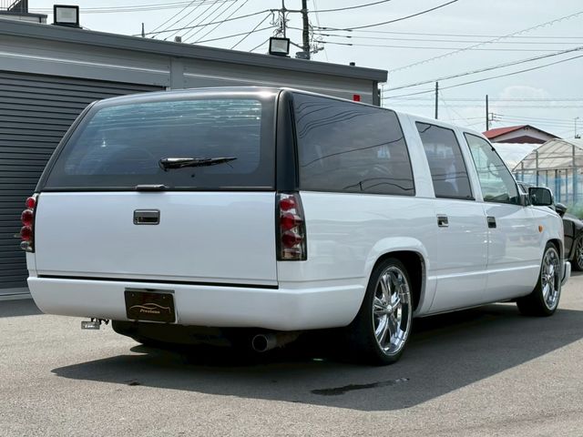 CHEVROLET SUBURBAN