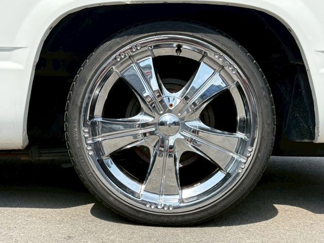 CHEVROLET SUBURBAN