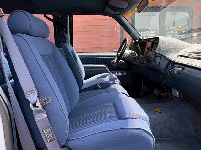 CHEVROLET SUBURBAN