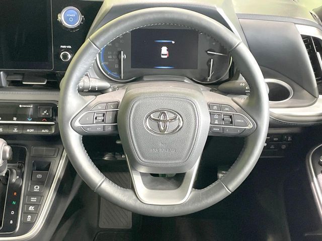 VOXY HYBRID